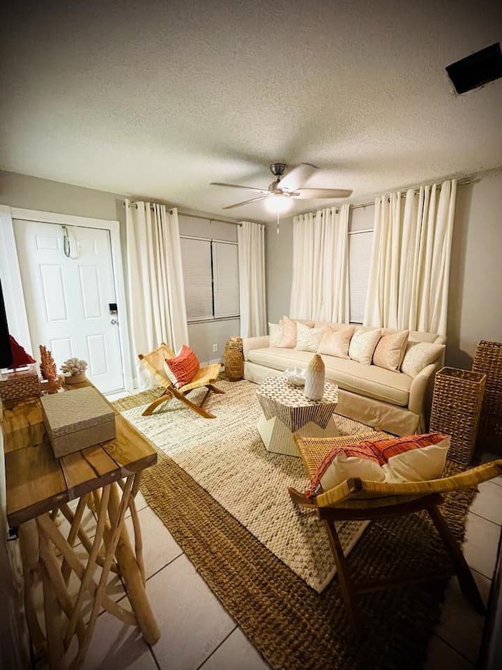 01 Wonderful Port Apartment #5 - 2 Bedroom - Fort Lauderdale, FL