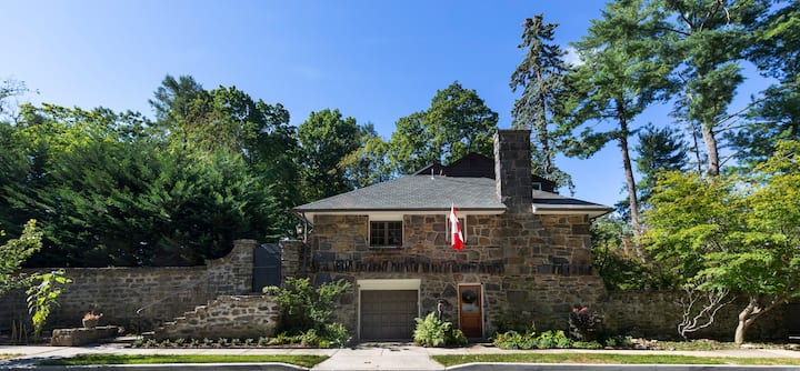 Hudson Valley Stone House Getaway - Montrose, NY