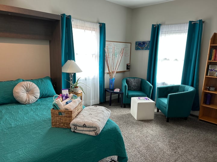 Inspire Room-gorgeous + Comfy Room Close To Downtown Indy-for Female Travelers - Indianapolis, IN
