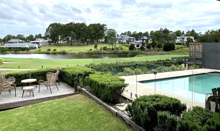 The Vintage On The 8th*premium Property With Golf Course Frontage* - Lovedale