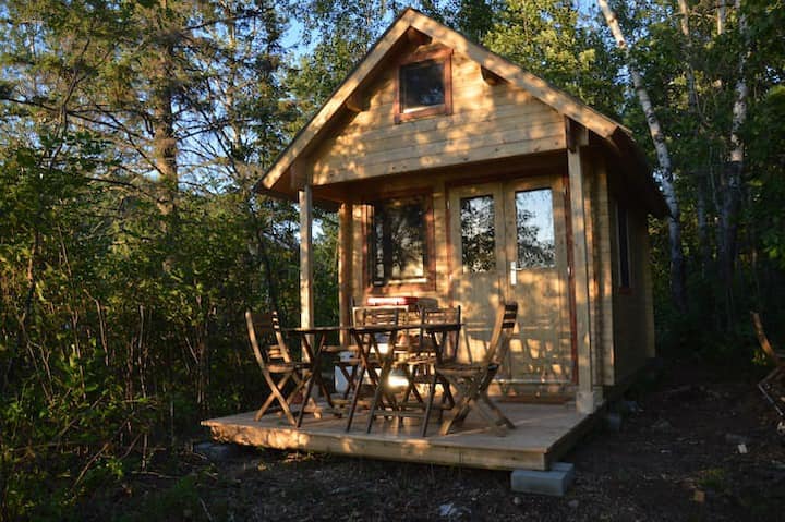 Sunflower Waterview Tiny Cabin @Wildwoodshideaway - Kenora