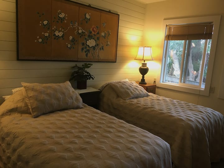 Heceta Beach Room - Florence Roadhouse - Florence, OR