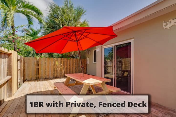 King Size Bed & Private, Fenced Deck - Plantation, FL