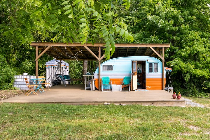Glamping On 116 Acre Farm- Happy Camper - cumberland trail, Pikeville