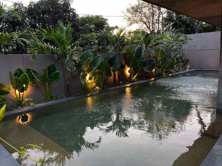 Full Furnished Private Farm House With Pool - Surat