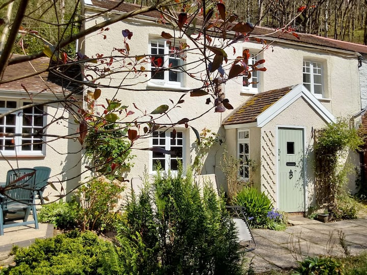 Tranquil & Spacious 3-bedroom Riverside Cottage - Exmoor