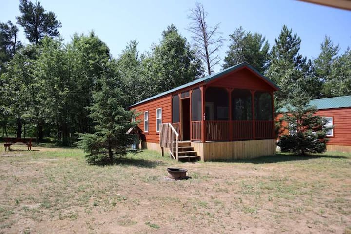Bonanza Camping Resort Deluxe Cabins - Wisconsin Dells