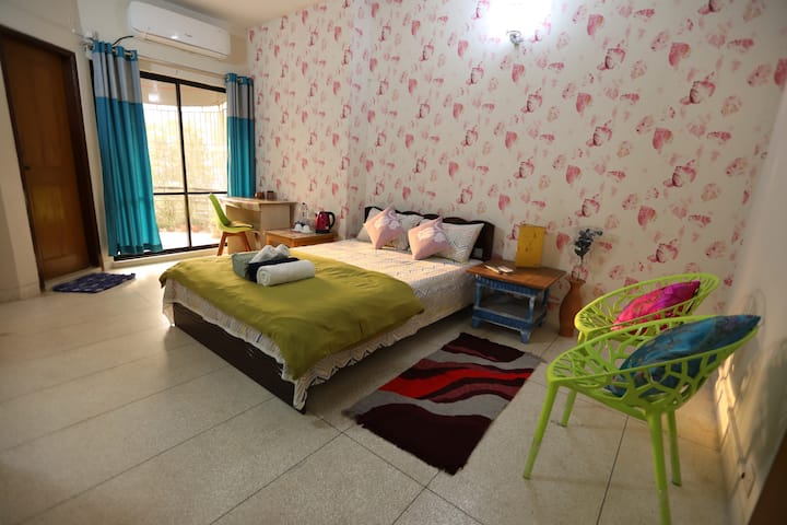 Rickth Two Bedrooms With Smart Kitchen At Niketan - 다카