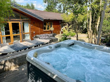 Cabins in Southampton, UK via cozycozy