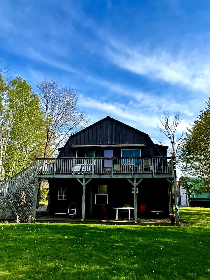 Woodsview Cottage — Secluded With Private Beach - Bayfield