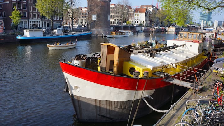 Perfect Place On Houseboat Minerva In City Centre - Amsterdam Centraal Station
