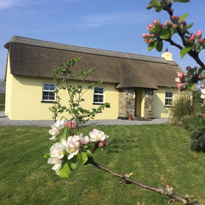 Kerry.thatched Cottage Near Spectacular Beaches. - County Kerry