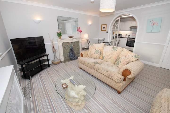 Spacious Two Bed Apartment In The Heart Of Scarborough's Old Town - Scarborough