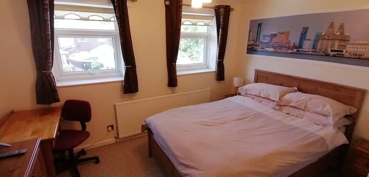 Self-contained Flat Can Sleep Up To 4 (2 Couples) - Ormskirk