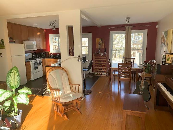 Furnished Main Floor Of Home - Belleville, Ontàrio, Canadà