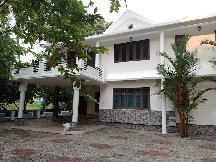 Kayyany's Villa - A Large Family Home - Kerala