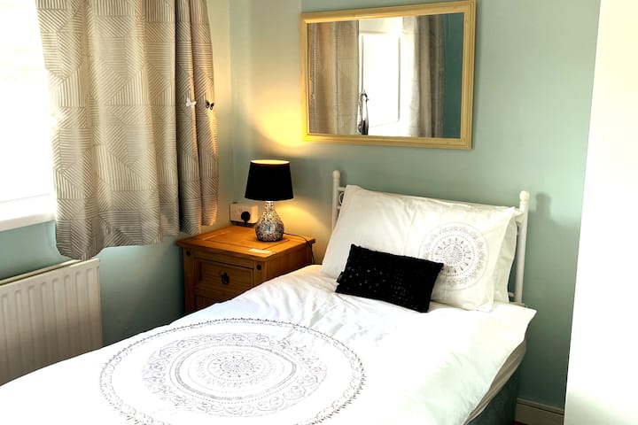 Homely And Welcoming Accommodation - Dun Laoghaire