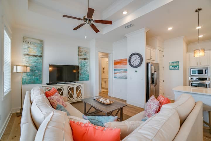Prominence On 30a | Coral Cottage | Pet Friendly! - Seaside, FL