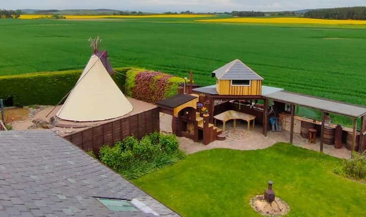 The Tipi With Hot Tub Available - Lossiemouth