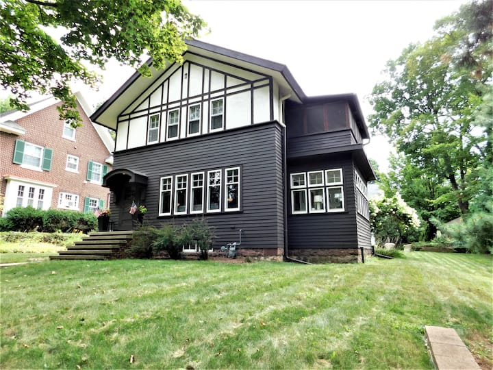 Arts And Crafts Home In Historic Neighborhood. - Wausau, WI