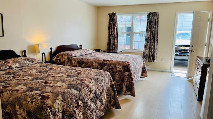 Two-beds Queen Room 2 - Cavendish