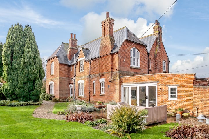 5 Bed Stunning Former Victorian Rectory Nr Wantage - Wantage