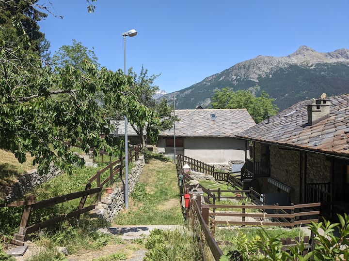 La Maison Du Ru- Casa Di Montagna Ad Aosta - Étroubles