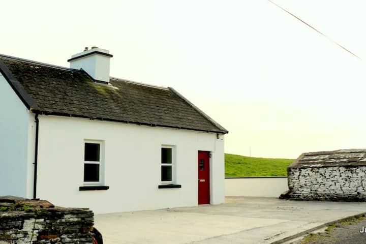 Julia's Cottage - Doolin