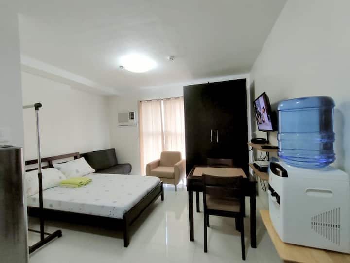 Fully Furnished Condo With Fast Wifi & Cable Tv - Mandaue City