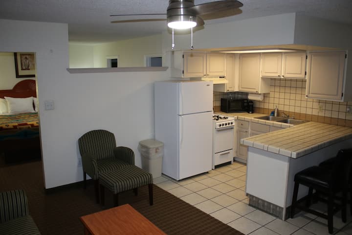 1 Bedroom Apartment Fully Furnished - Alamogordo, NM