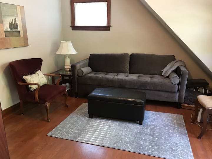 Two Bedroom Suite, Old West Side A Mile To Main St - University of Michigan, Ann Arbor