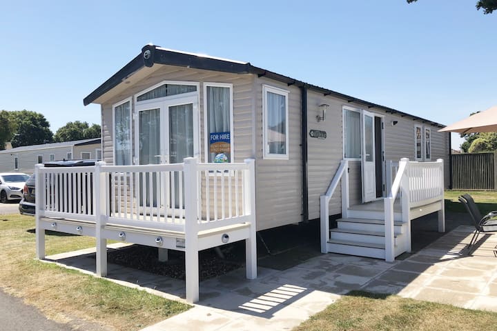 Beautiful Caravan For To Hire At Hopton Haven Park In Norfolk Ref 80027t - Gorleston-on-Sea