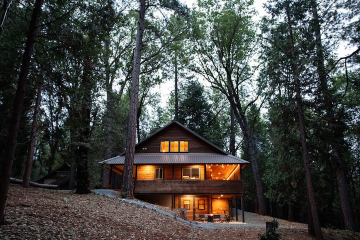 Casa Aislada De 3000 Pies Cuadrados De 3 Pisos En 150 Acres Adyacentes Al Bosque El Dorado. - Foresthill, CA