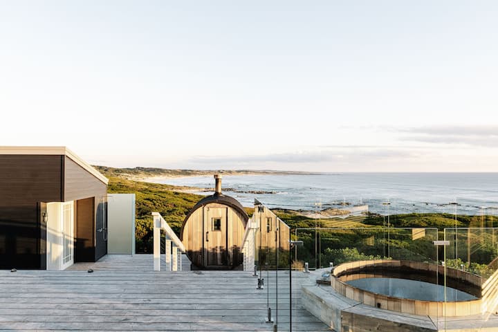 Bass Lodge ~ Luxury Oceanfront Escape - King Island