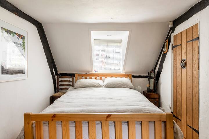 Lovely Double Bedroom & Ensuite On South Downs Way - Seaford