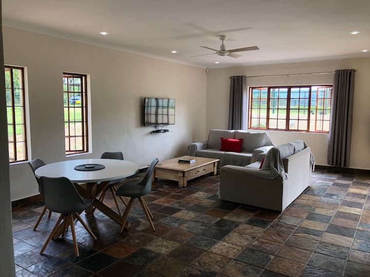 Two Bedroom Cottage @ Bergdale Cottages Hazyview - Hazyview