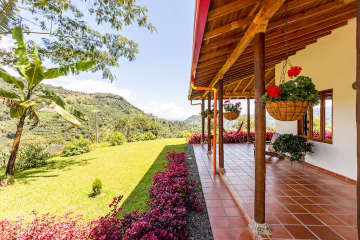 Finca Mariposa Jardin - Coffee Farm In Colombia! - Andes