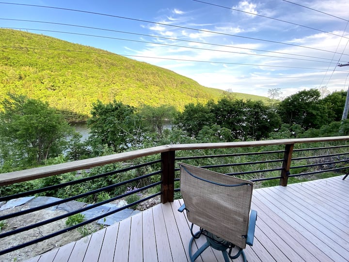 Spacious Lovely Brattleboro House On River Nr Town - Pisgah State Park, Winchester