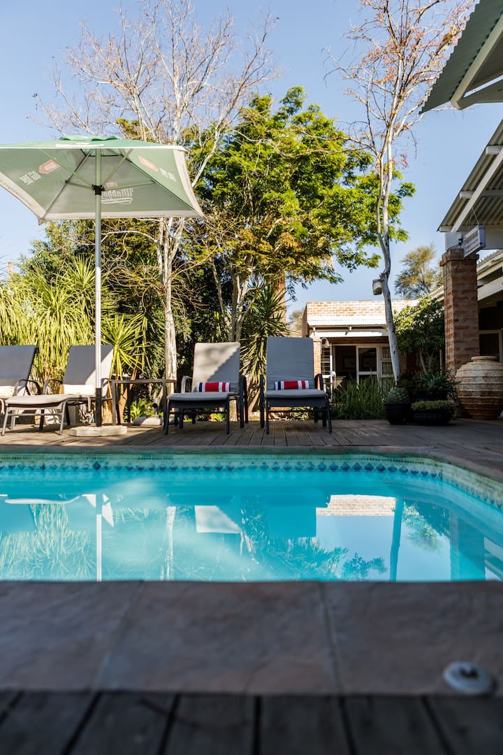 City Oasis / Suite # 2: Heated Pool & Garden - Windhoek