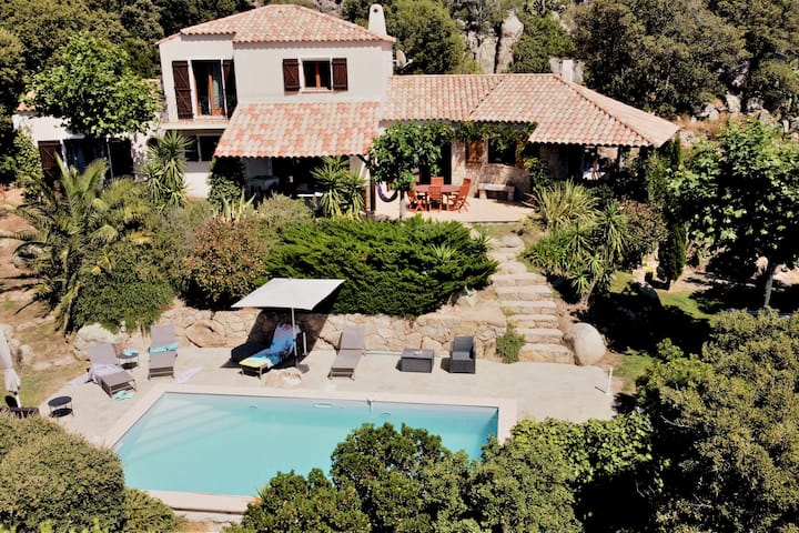 Superb 4/8-person Villa 4 ****, Spacious And Bright, With Heated Pool - Figari
