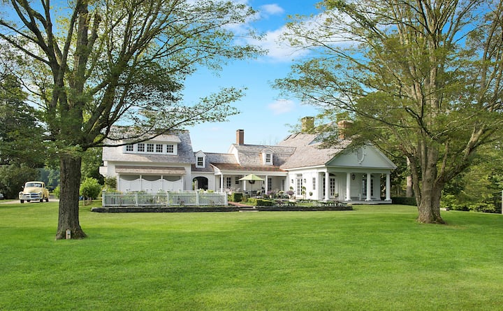 Elegant Countryside Estate - Lake Hayward, CT