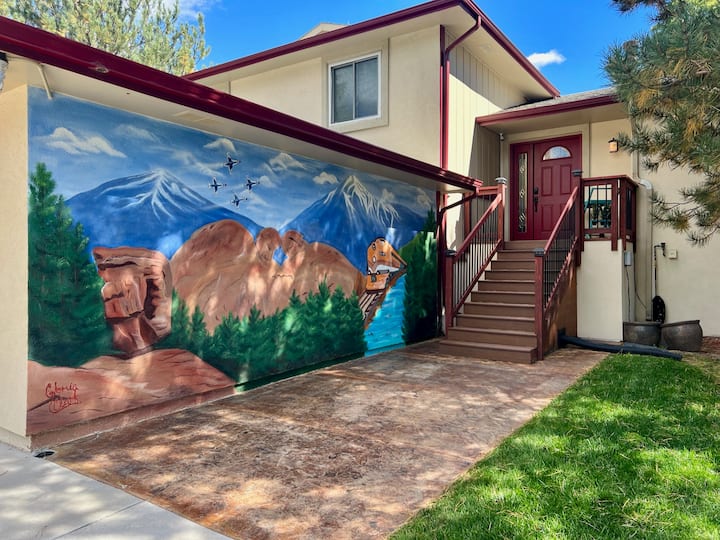 5 Star Home! Perfect For Big Families, Pet Frndly! - Manitou Springs, CO