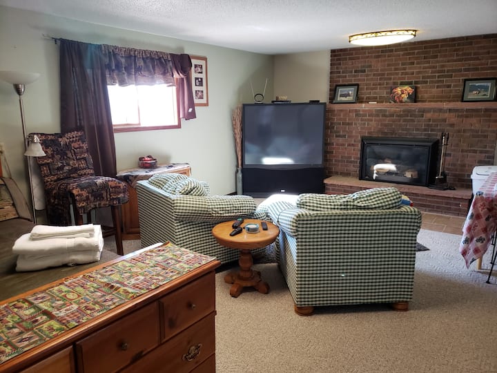 Large Private Room And Kitchen Lots Of Wildlife - Billings, MT
