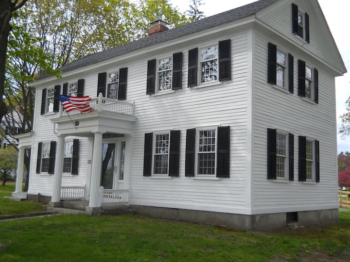 Enjoy Your Stay In An Antique Home In A Toy Museum - Ashburnham, MA
