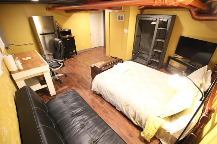 Neat Basement Room With Tv, Fridge, Microwave - Urbana, IL