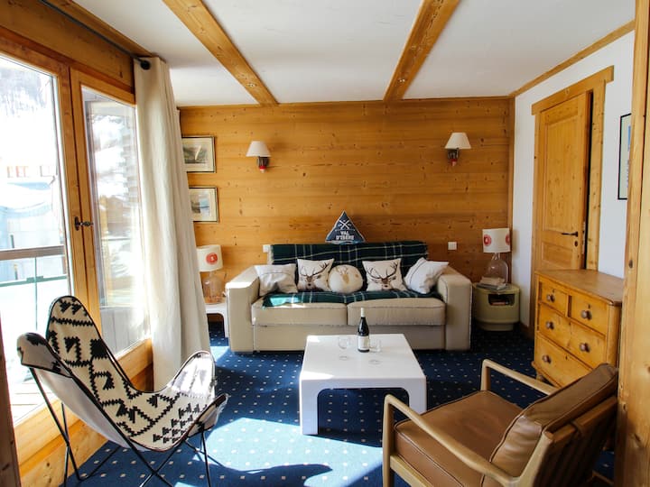 Modern Chalet Feel Apartment On The Slopes - Val-d'Isère