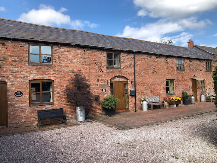 The Shippon, Highfield Farm Holiday Cottages - Cheshire