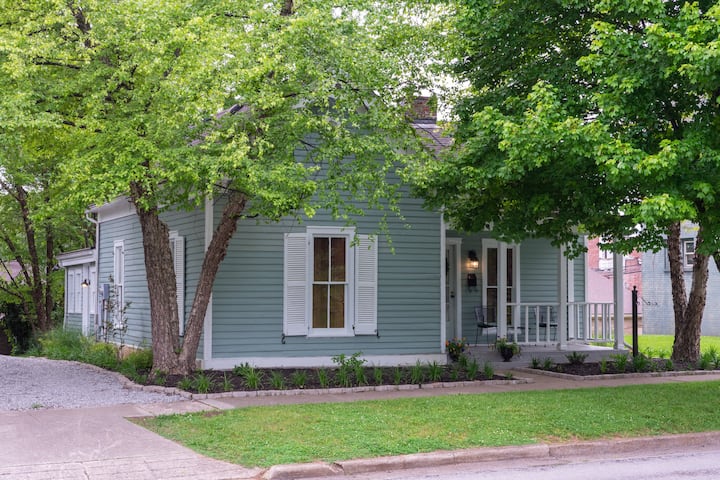 Pioneer Park Cottage, 2 Br/patio, Downtown - Bardstown, KY