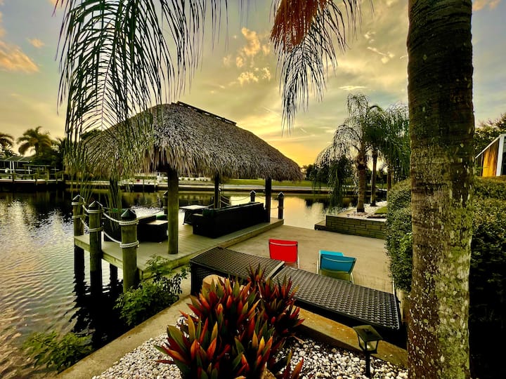 Private Resort, Tiki, Canal Views, Pool/spa, Sun - Cypress Lake, FL