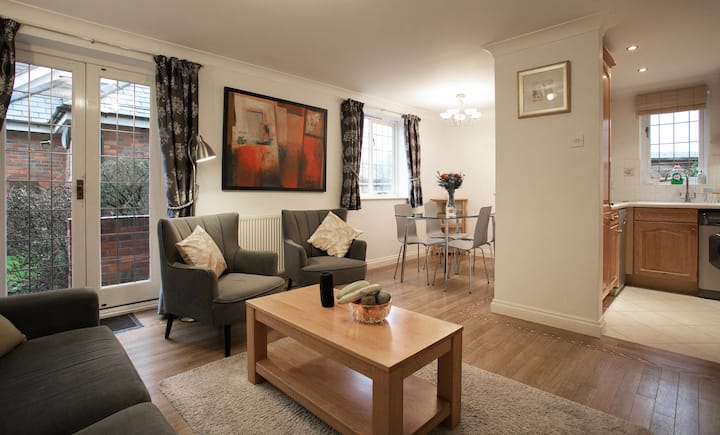 Marlow Apartments - No 3 - Two Bed Apartment - Berkshire